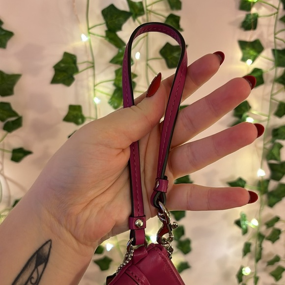 Coach Wristlet - Picture 4 of 9